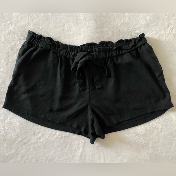 Isabel Maternity By Ingrid & Isabel (Tie Front Pull On Shorts) Size XL - Picture 3 of 9